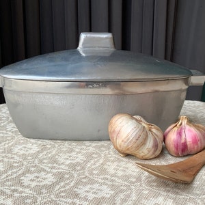 Open Fire Cookware, Vintage antique oven cooking pot cast iron aluminum oven dish casserole pot solid metal primitive oven dish dutch oven