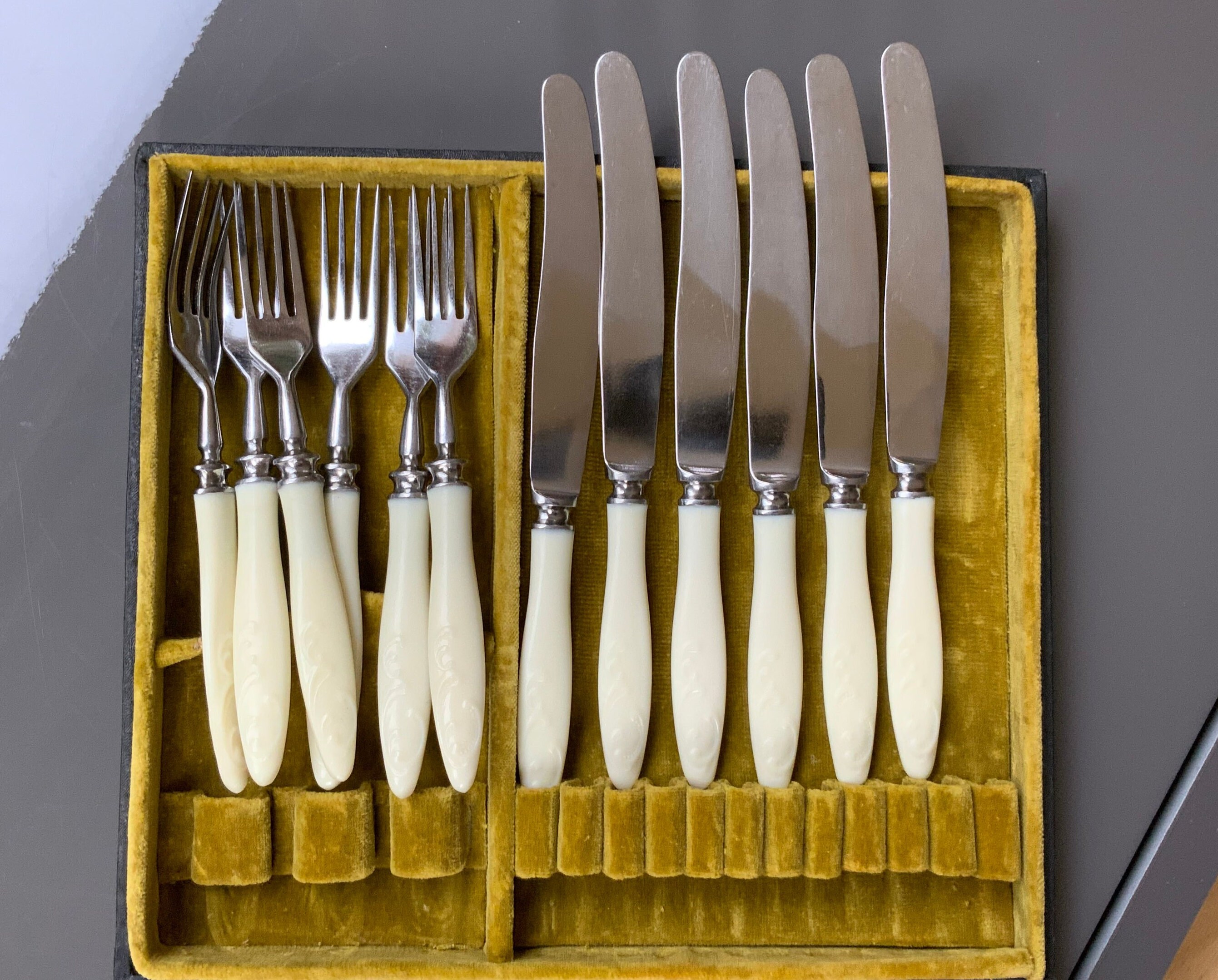 Antique Cutlery Set,  Bakelite Cutlery Flatware, 12 Knives and Forks,Vintage IvoryTone,FauxBone Handles, Soviet Union 1960s (# 497 )