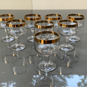 8x Vintage Gilded glassware shot glasses set of 8 Stemmed Vodka shot glasses Gold rimmed Old fashioned glass Barware from the 70s (# 539 )