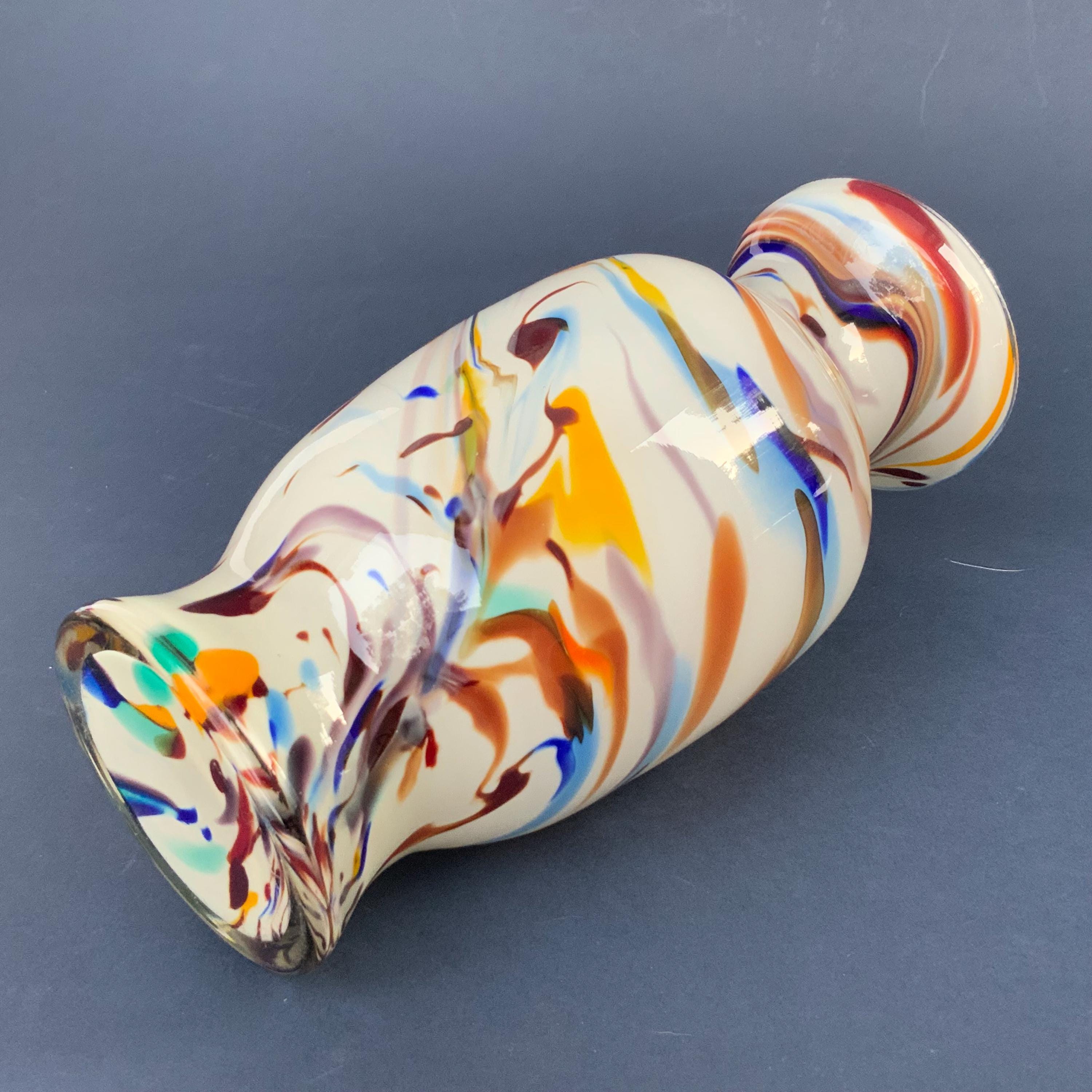 手吹きマルチカラーガラス花瓶：ヴィンテージソ連装飾（8.2インチ