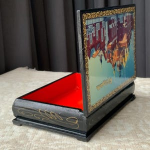Lacquered Hand Painted with City picture, Trinket Box, Jewelry box