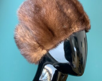 Handmade Brown Mink Fur Beret: Elegant Winter Hat - Etsy display picture 3