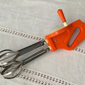 Vintage Bright Hand Mixer GLORIA GDR , Retro Kitchen Mixer, Germany, 1970s