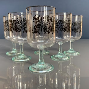 Crystal shot, liqueur glass, unused 6 stemmed glasses in original box, black floral ornament