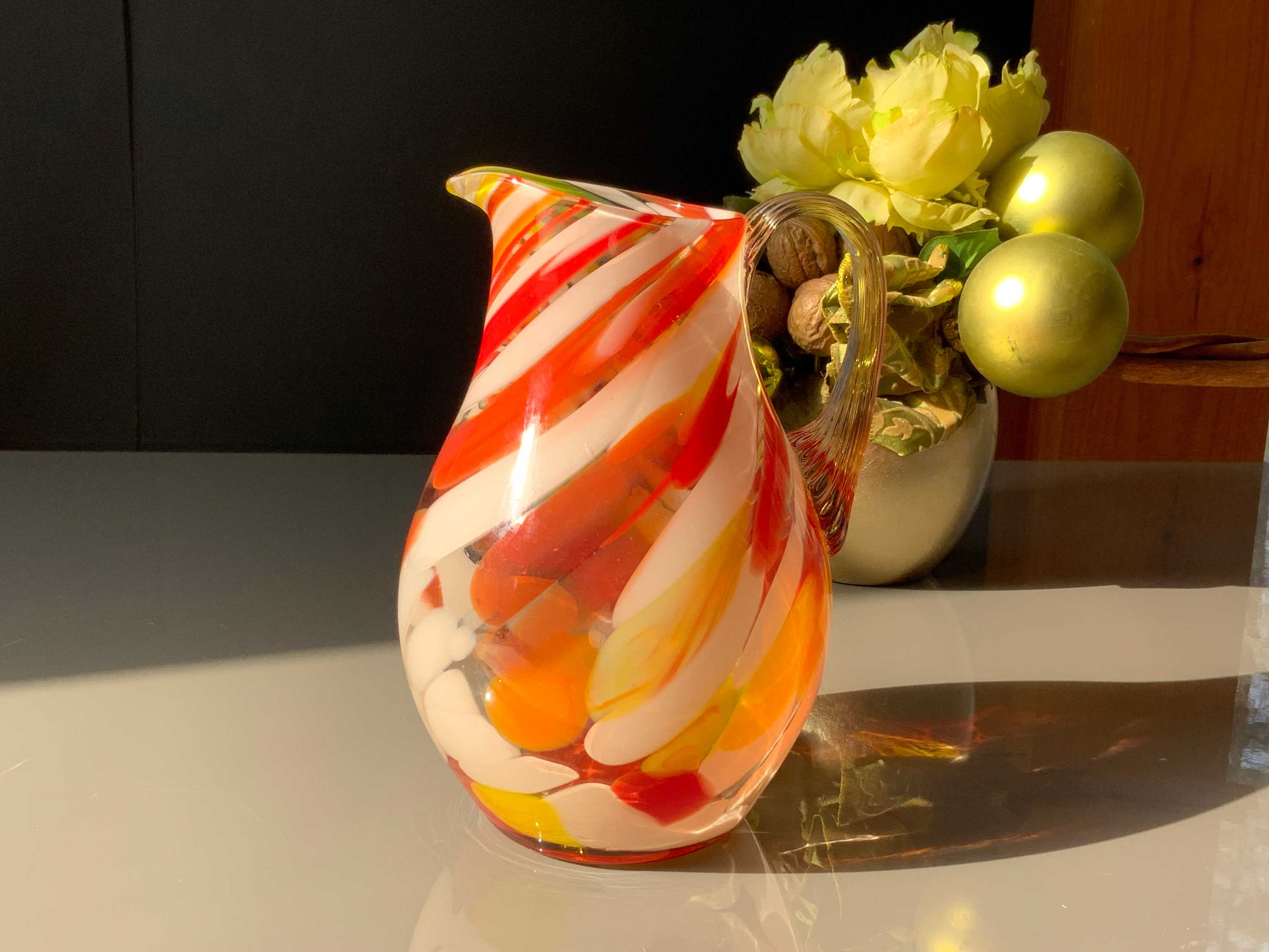 ヴィンテージ マルチカラー 渦巻きガラス ピッチャー：800ml 花瓶