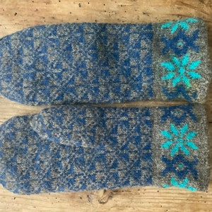 Grey-Blue, Latvian pattern mittens pure wool hand-knitted mittens - vintage 70s gloves handcrafted retro Latvian handcrafted.