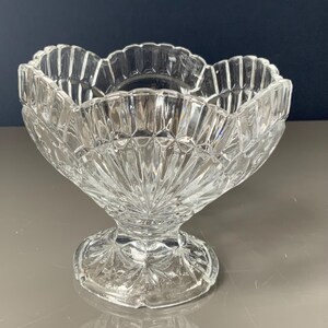 Pressed Crystal Glass Bowl: Art Deco Footed Dessert Bowl