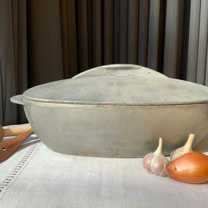 Open Fire Cookware, Vintage oven cooking pot cast iron aluminum oven dish casserole pot solid metal primitive oven dish dutch oven (#98)