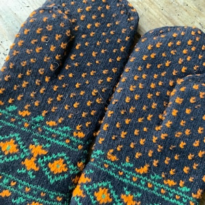 Black-Orange, Latvian pattern Double mittens pure wool hand-knitted mittens - vintage 70s gloves handcrafted retro Latvian handcrafted.