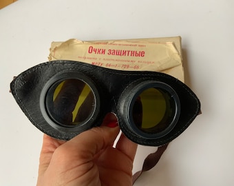 UdSSR Russische SCHUTZBRILLE C14 mit optischen Filtern B-1, B-2, B-3 in Originalverpackung „Mit Gebrauchsanweisung“.