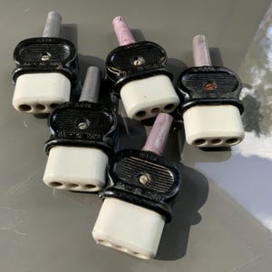 The price is for one item. Connector for electrical appliances of the USSR, Soviet-era, new, ceramics, carbolite. ( #13 )