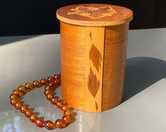 Caja de madera de marquetería vintage: joyero pequeño y redondo