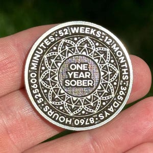 Mandala de toutes les années | Pièce sobriété personnalisable en argent | Anniversaire de n&#39;importe quel an sur le devant | Tout devis + date facultative au dos