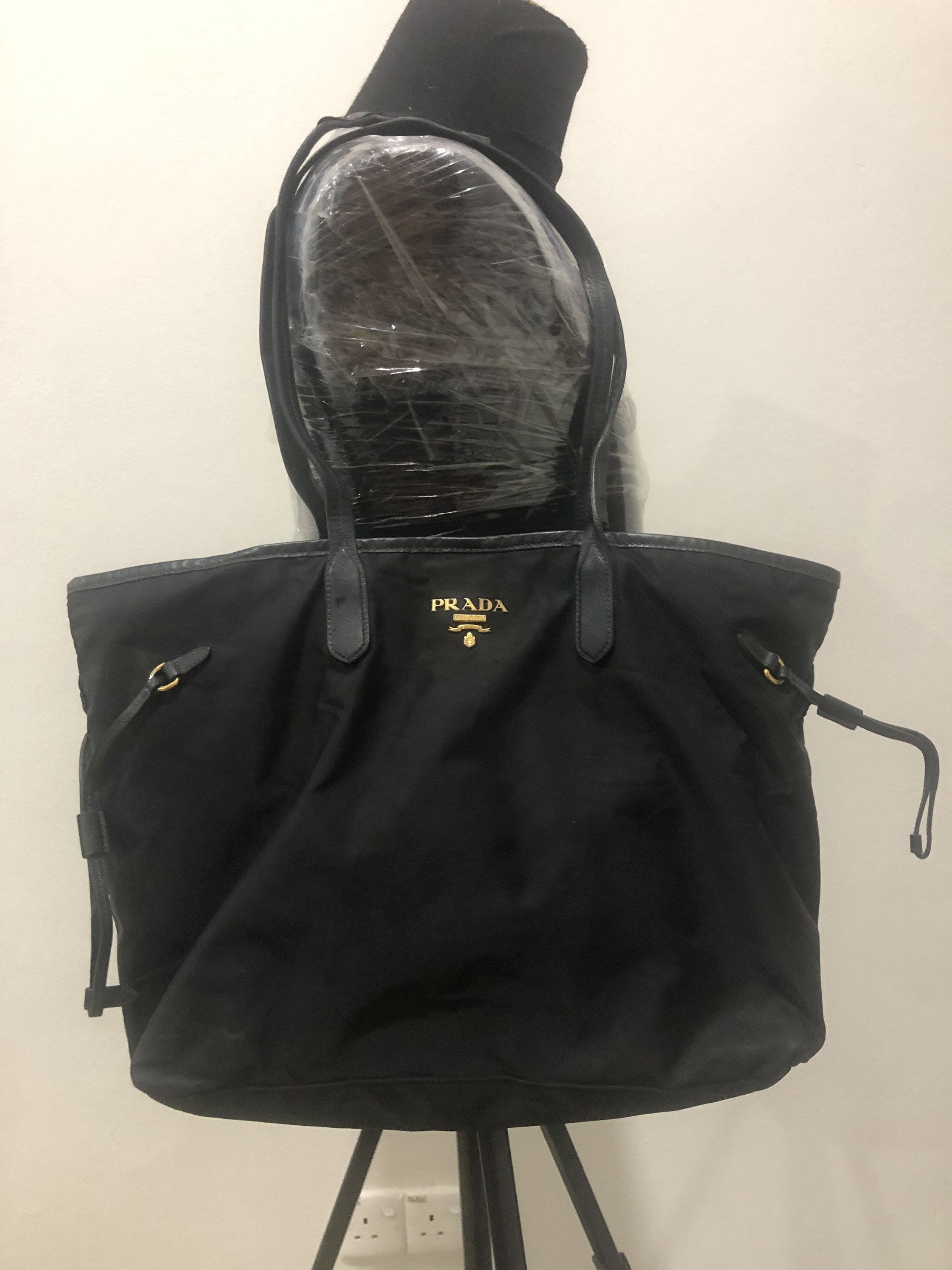 Prada neverfull bag hotsell