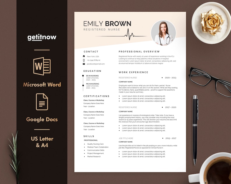 Op de afbeelding: Een cv-sjabloon voor een geregistreerde verpleegkundige genaamd Emily Brown. Het cv bevat contactgegevens, opleiding, werkervaring, certificeringen en vaardigheden. Het sjabloon is ontworpen in een moderne en professionele stijl.