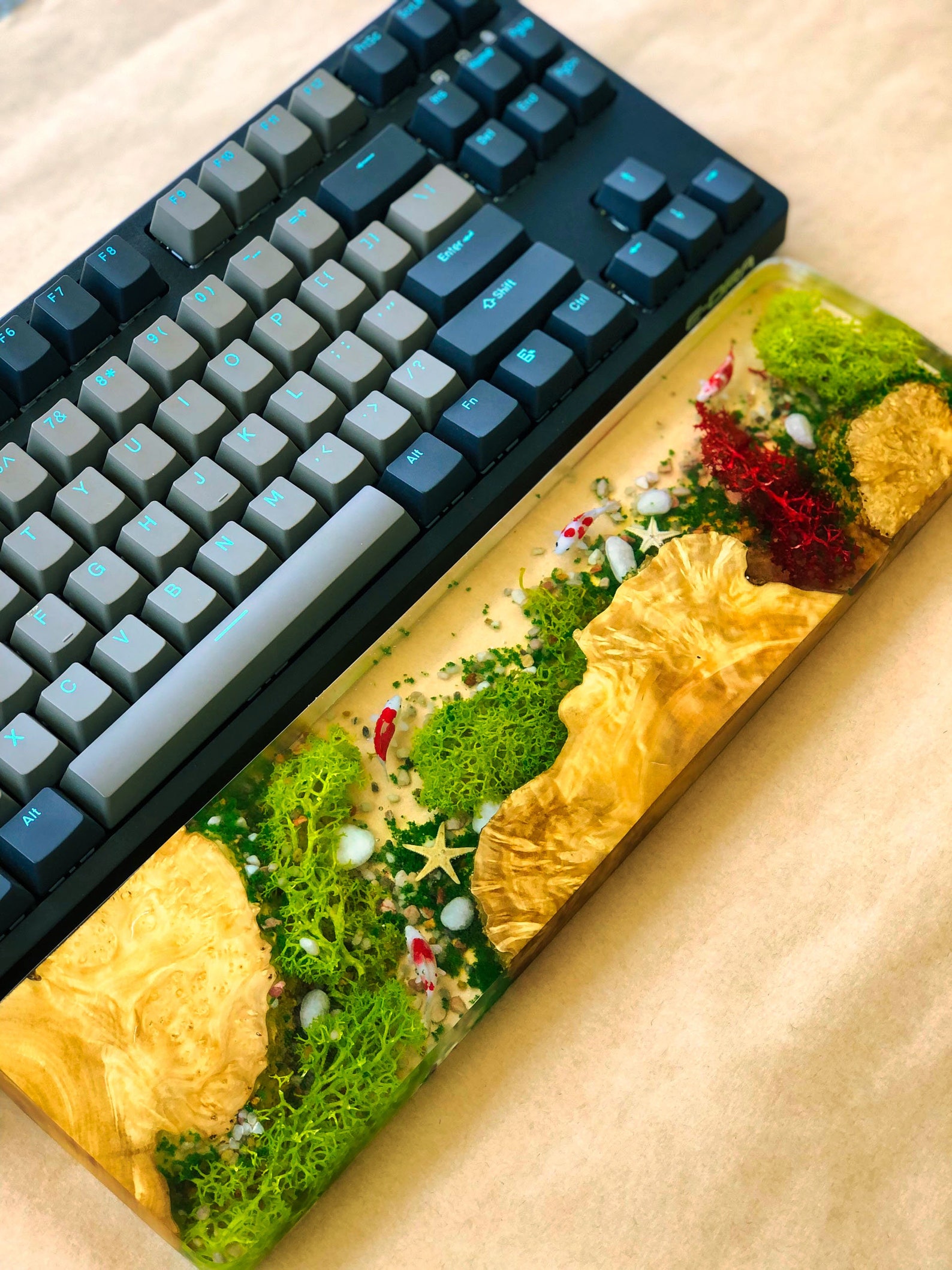 Koi Fish Resin Wrist Rest,koi Fish Aquarium Wrist Rest,miniature River