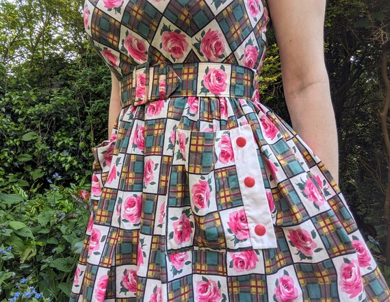 Vintage 1950s pink and green floral checked cotto… - image 6