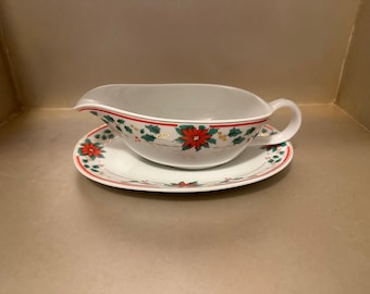 Royal Heritage Christmas Gravy Boat, Royal Heritage Collection, Holiday Heritage, Royal Heritage Christmas Heritage, Gravy Boat