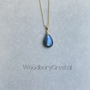 Collana in labradorite naturale / Collana a goccia delicata / Oro massiccio / Oro rosa / Argento sterling / Catena riempita d&#39;oro