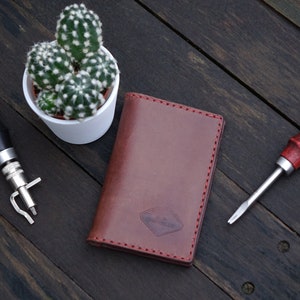 Cartera plegable de cuero hecha a mano, Cartera de cuero minimalista, Cartera delgada para hombre, Cartera para hombre, Cartera de tarjeta, Cartera de bolsillo frontal, Tarjetas de cuero