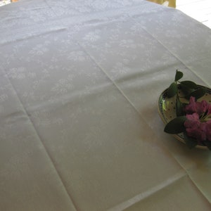 Tablecloth 100x175 fine damask fine table cloth or blouse fabric Vintage image 3