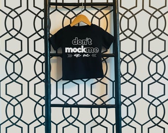 Bella Canvas 3001T Mockup nero, Mockup bambino 3001B, Mockup maglietta per bambini, Mockup maglietta bambino, Mockup bambino appeso