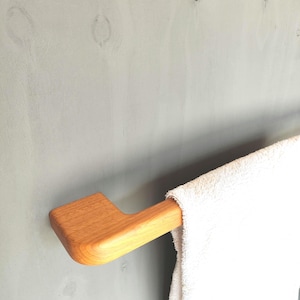 Handtuchhalter "Steve" aus Eichenholz in verschiedenen Abmessungen