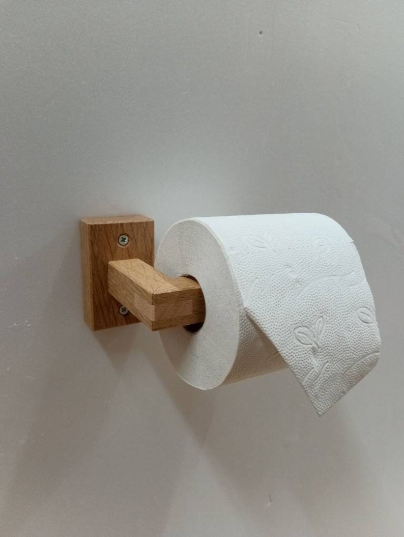 Porte-rouleau de papier toilette Bridge en chêne avec matériel de montage image 2