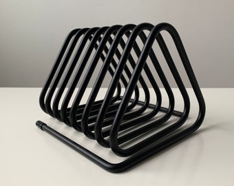 90's Triangular Coiled Metal Desk Organizer Black