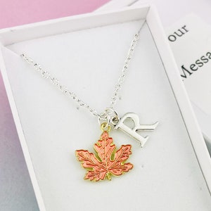 Personalisierte Ahornblatt Halskette mit Initial Charm, Herbst Halskette, Herbst Schmuck, Natur Liebhaber Geschenk für sie, Wald Schmuck