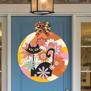 Letrero floral para puerta Atomic Cat, estilo moderno de madera de los años 70, decoración de pared con un toque floral de mediados de siglo.