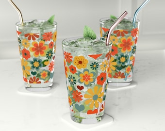70s Flower Power Pint Glass, 16oz Mid Mod Groovy Hippie Beer Glass, Retro Floral Shaker Glass, Beer Glassware Gifts, Gift for Mom