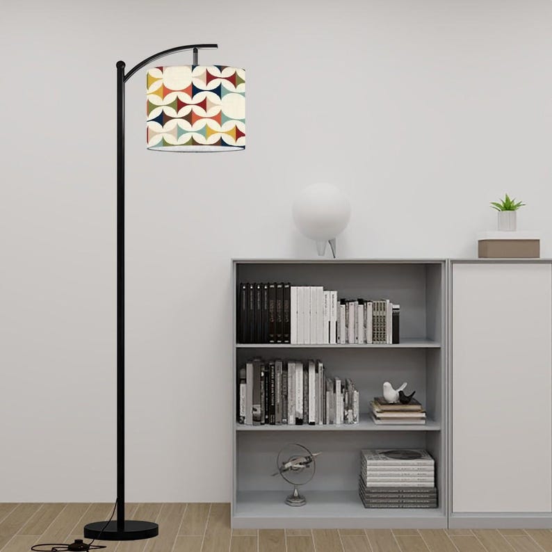 Lámpara de pie de arco moderna escandinava, diseño geométrico retro de los años 60, iluminación de acento moderna de mediados de siglo, decoración del hogar de estilo nórdico. imagen 6