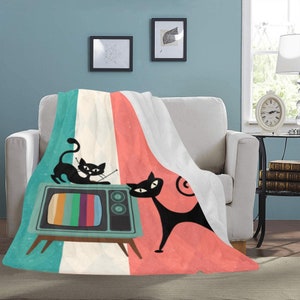 Atomic Cat Retro TV Sherpa Blanket, Vibrant MCM Fleece Throw, Nostalgic 50s Living Room Decor image 3
