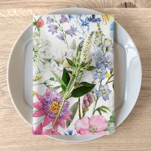 Cloth Napkins Set of 4 in Watercolor Spring Florals, Custom Designed Floral Dinner Napkins, Floral Table Linens, Napkins for Weddings, Gifts