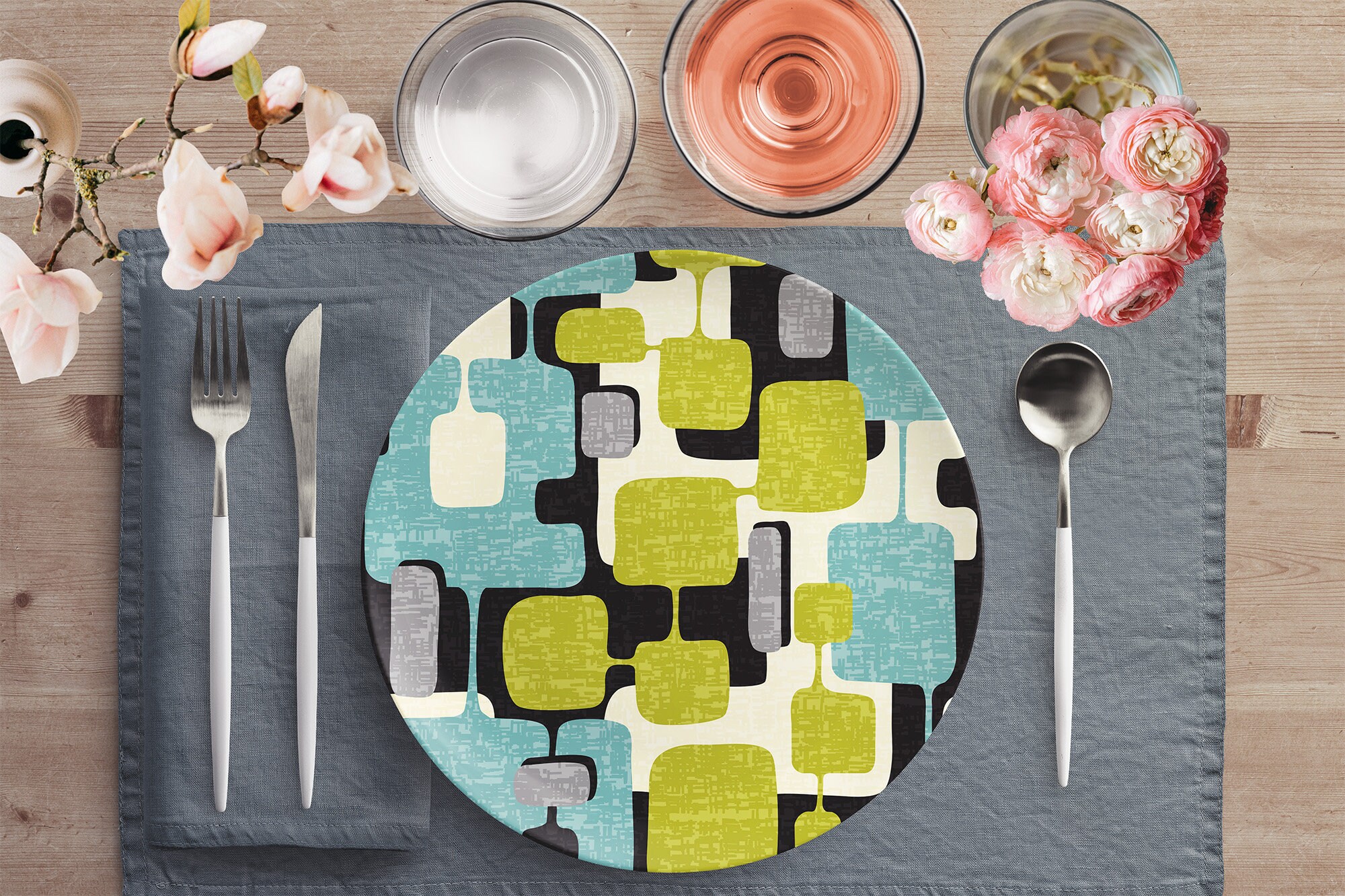 Geometric dinnerware 2025