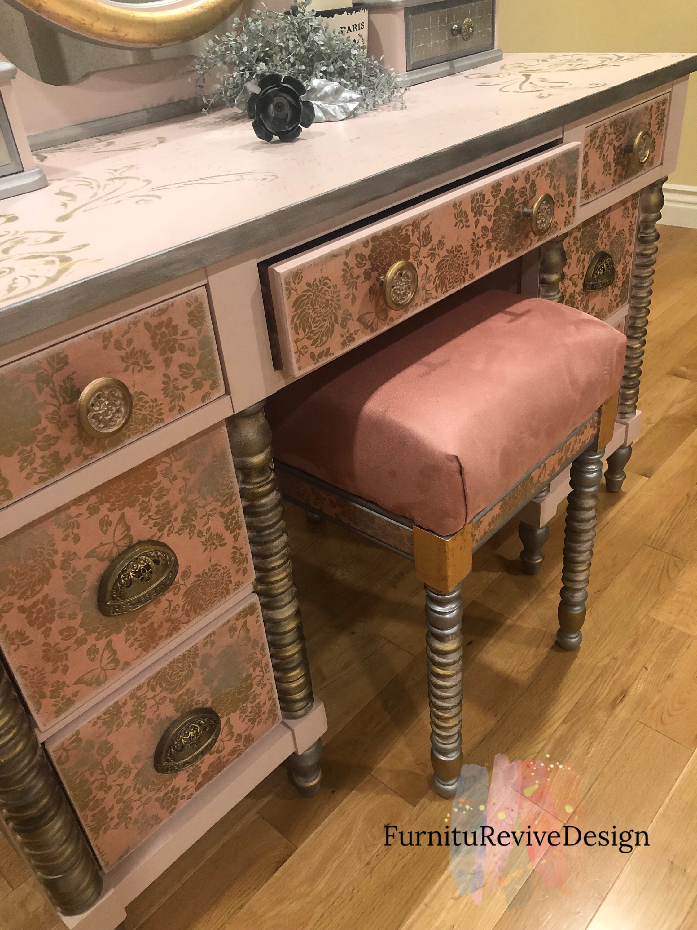 Light Pink Antique Vanity With Swivel Mirror and Cushioned Etsy