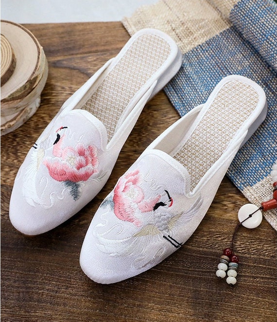 Children's Embroidered Shoes Baby Chinese Ancient Style Girls' Han Chinese  Costume Shoes Little Girl Old Beijing Cloth Shoes Ancient Costume Student  Ethnic Style | Lazada PH