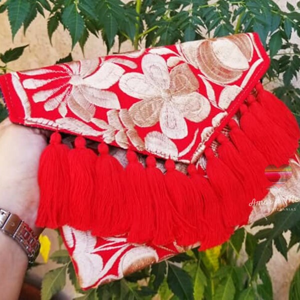 Mexican Embroidered Clutch, Mexican Floral Clutch, Mexican Shoulder Bag, Mexican Crossbody Bag,  Artisan Clutch Bag, Artisanal Crossbody