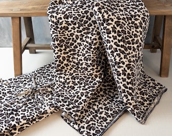 Muslin blanket, 100% cotton, breathable bedspread, summer blanket, muslin duvet in leopard print, brown, black, beige, 135 x 200 cm