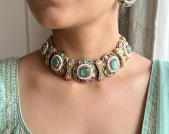Naszyjnik-choker w kolorze mięty inspirowany stylem Regal Kundan w kolorze antycznego złota, biżuteria w stylu Navratna Vintage inspirowana stylem Sabyasachi