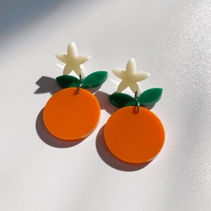 Orecchini con fiori d'arancio retrò anni '70 / Orecchini leggeri con frutta placcati in argento