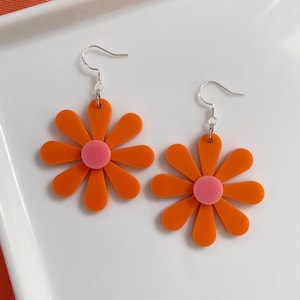 Boucles d&#39;oreilles fleurs surdimensionnées orange et rose | Boucles d&#39;oreilles légères rétro années 60 70 Daisy | Boucles d&#39;oreilles Abba Disco Night | Midi