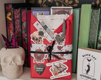 Blind Date With a Horror Book: Spooky Bookish Accessories Gift Set
