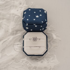 Celestial Linen Ring Box: Ivory Velvet Double Slot, Starry Navy Blue