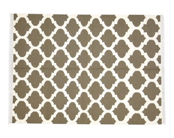 Tapis en laine marron, 5 pi X 7 pi, Dhurrie, tapis marocain moderne en treillis de la taille d'une pièce
