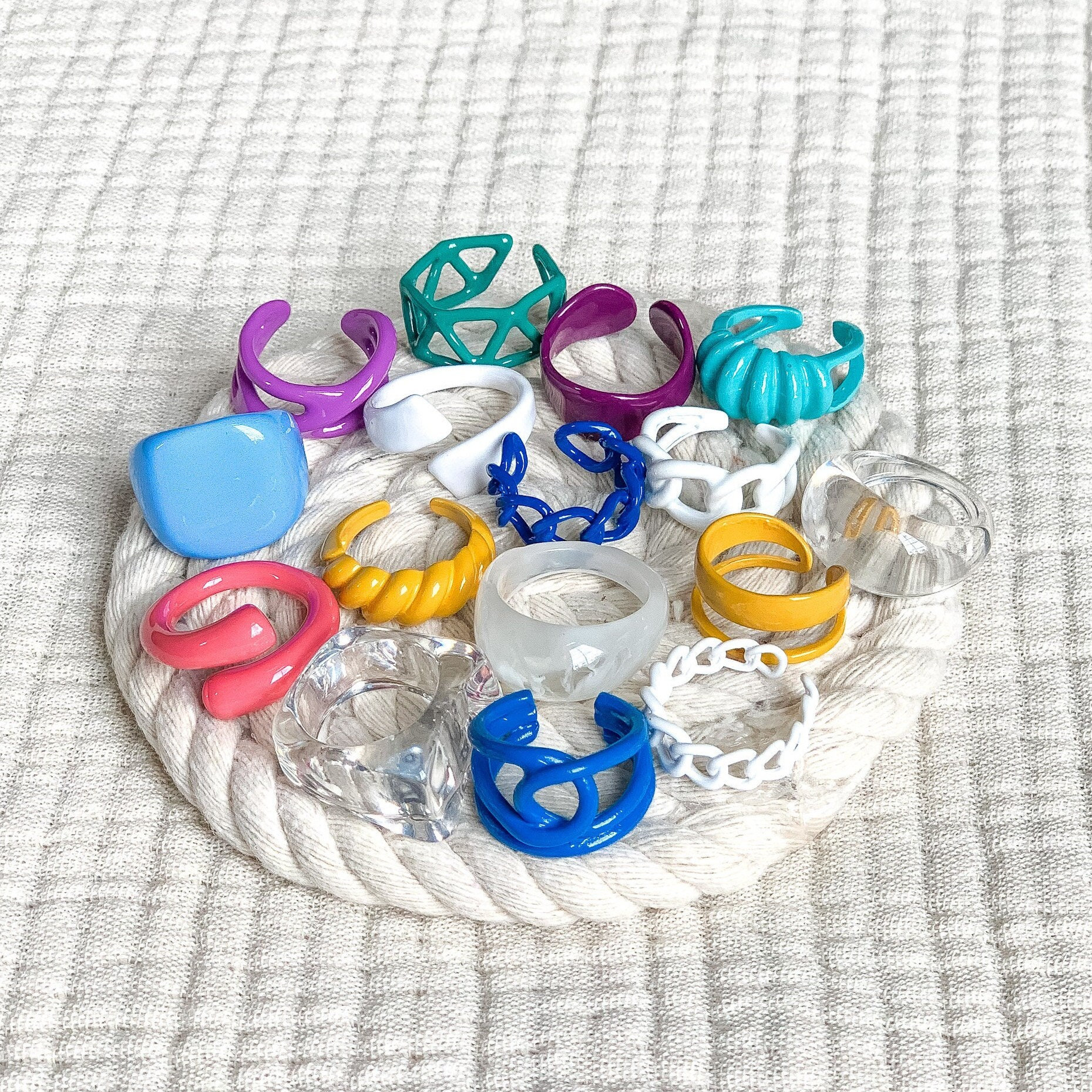 Plastic Acrylic Craft Rings (Pack of 6) Choose Color & Size 1.75, 3, 4  or 5