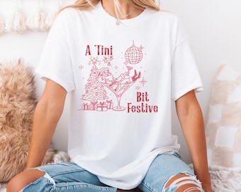 Camiseta navideña de Papá Noel de Comfort Colors, Camiseta retro de Papá Noel, Camiseta navideña Martini, Camiseta navideña divertida, Camiseta de Papá Noel