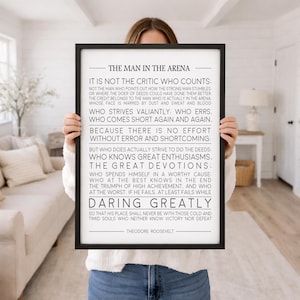 Poster mit dem Zitat „Der Mann in der Arena“, gerahmtes Wandbild von Theodore Roosevelt, inspirierende Bürodekoration