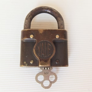 Antique Yale padlock // Yale & Towne Connecticut USA // Vintage Lock // Art Deco // 1920s